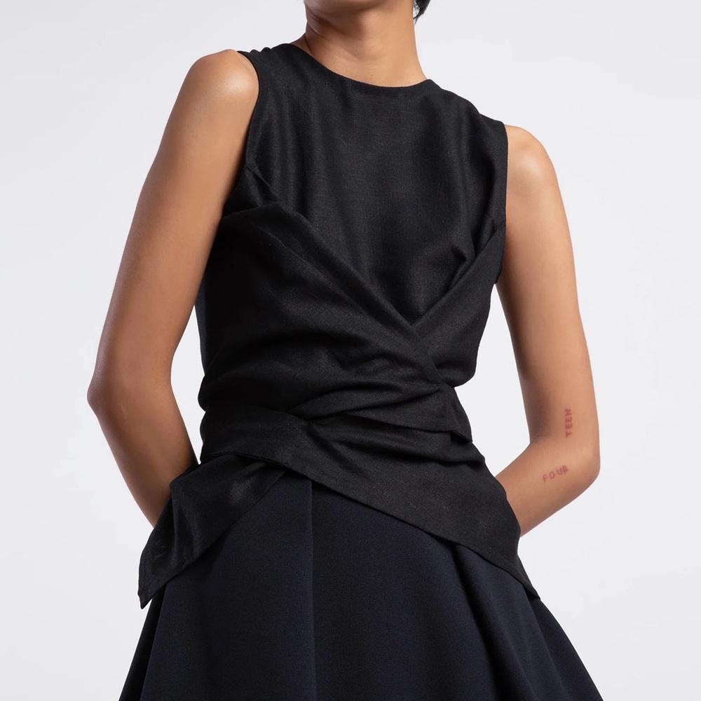 Kaarem Back Split Wrap Top Húng Chanh